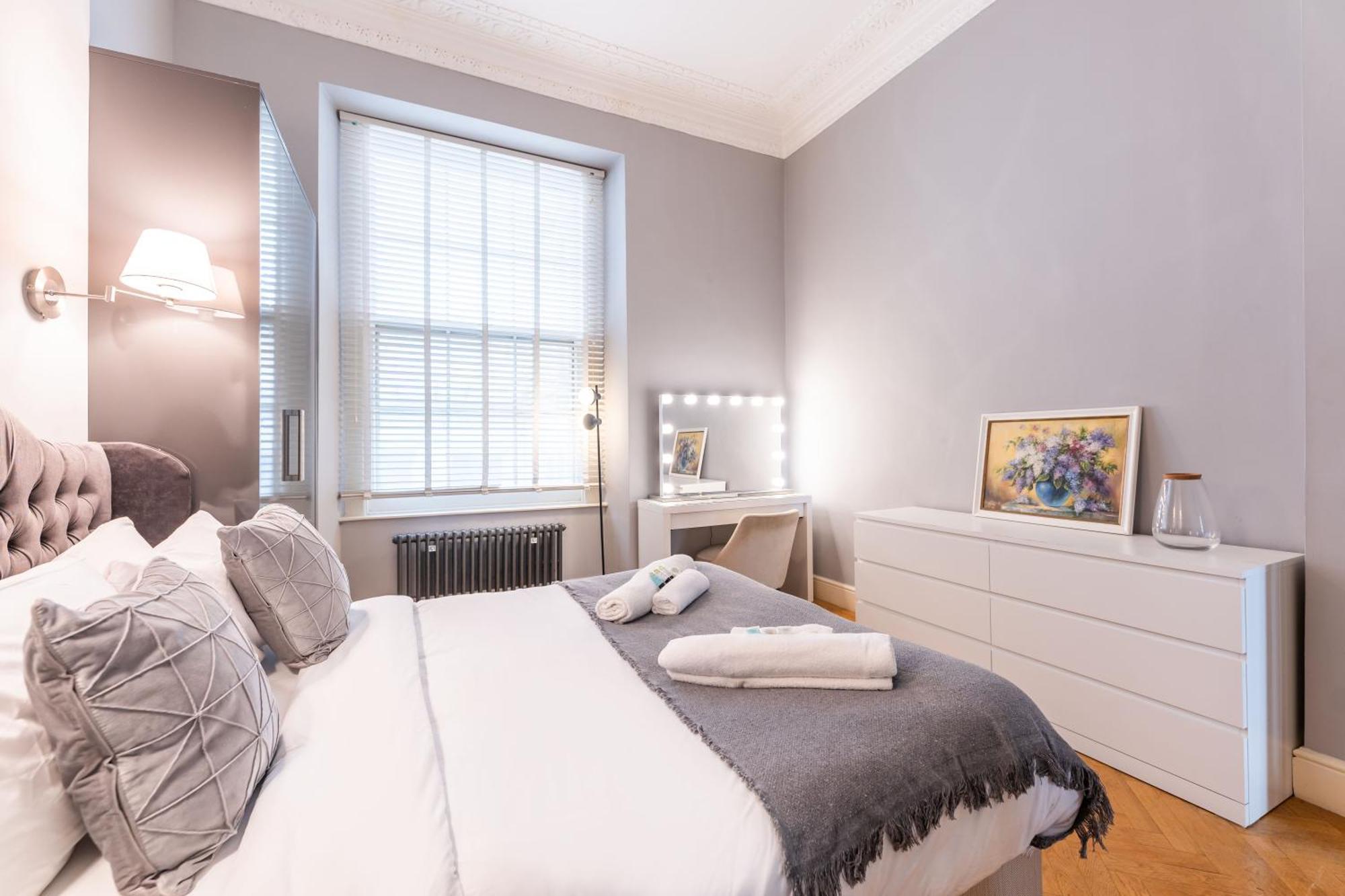 Luxury One Bedroom Flat In Westbourne Terrace 런던 외부 사진